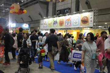 No matter how big the place, it was still filled with both parents and kids enjoying what each booth had to offer.