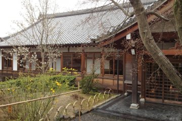 <p>The restaurant from outside</p>
