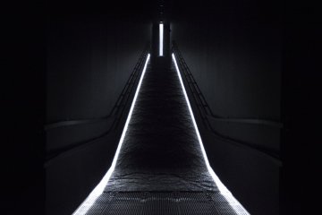 Waterfall of Light Particles at the Top of an Incline // teamLab, 2018