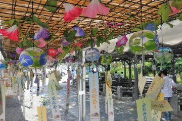 Glass chimes became very popular in the Edo era