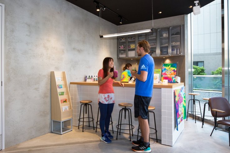 Sunshine Juice bar offers cold pressed juices and smoothies with optional vegan protein boosts.