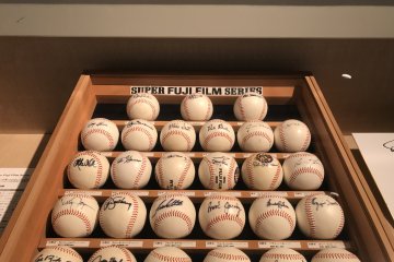 Signed baseballs by the dozen!