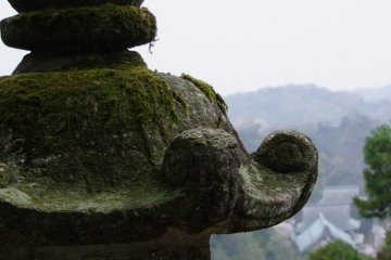 <p>Great view down to large and famous Kencho-ji Temple</p>