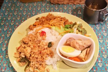 Porsi yang cukup banyak untuk makan siang