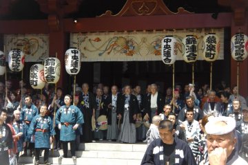 Awaiting the next mikoshi