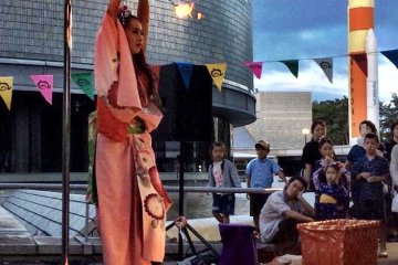 Street performers throughout the weekend