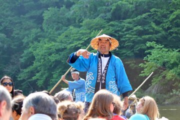 River boat guide covers important topics in Japanese before departure. Pay close attention.