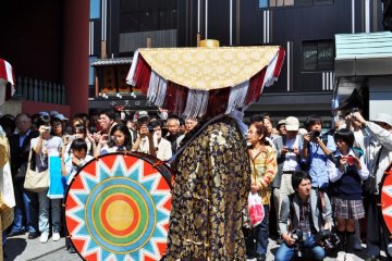 <p>The costumes were my favourite part. Look at the detail of the fabric.</p>