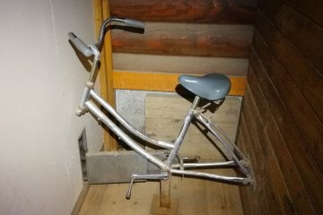 Toilet dengan sistem pengomposan bertenaga sepeda
