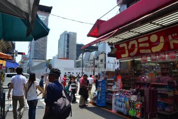 The exit to this very reasonable and varied bazaar.