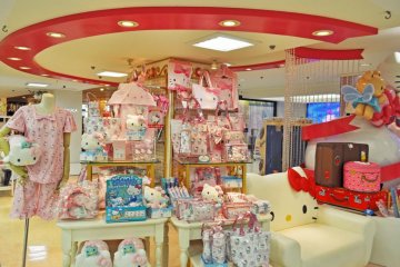 Kawaii pajamas and bags in pastel pink