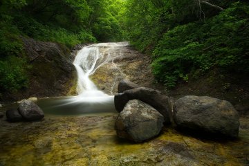 Shiretoko Kamuiwakka Hot Waterfall