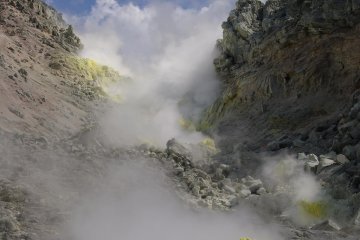 Hiking to the sulfurous Mt. Iwo