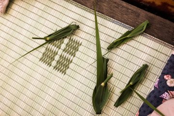 Percobaan saya membuat origami perahu dari daun