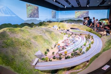 Maglev Diorama