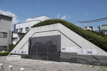 This is a little way north of the station. What is it? No idea.
