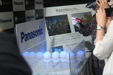 This event is part of the ‘Amanogawa Project’. A booth was set up to explain how the inori boshi were made and give more information about the project to visitors.