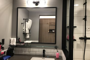 A bathroom straight from an modern art museum