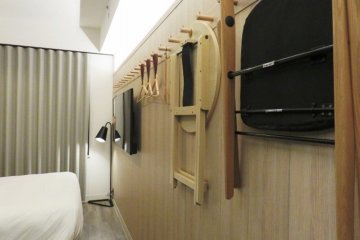Quaker like interior