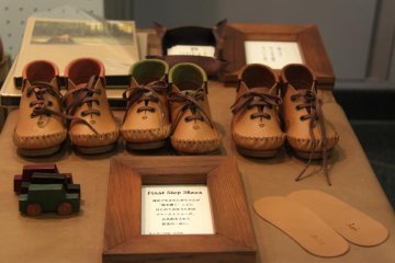 Leather shoes to commemorate your child's first steps!