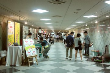 Generally, displays are on the right side of the hall and stalls selling items are on the left. There are stalls providing workshops and free consultations too.