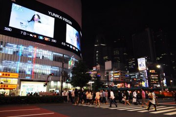 Huge screen above the pedestrian crossing