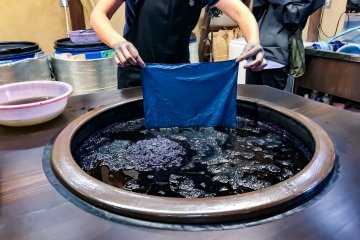 Indigo dyeing