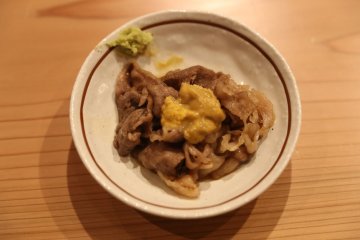 Beef with sea urchin (¥1,500)