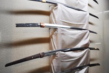 Pedang yang saya lihat di dalam museum pada salah satu rumah samurai.