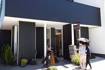 <p>The small but distinctive storefront</p>