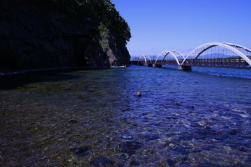 Shallow warm waters allow for crab fishing