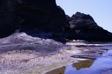 Wave-worn rocks and tidal pools