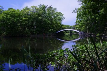 Des ponts vous conduisent d'îles en îles