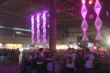 Makuhari Messe, Sea of people