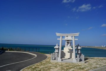 When arriving at the top of the hill where the hotel is located you will quickly be taken away by the beauty of the ocean surrounding Okinawa.