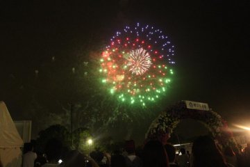 Kembang Api di Festival Pelabuhan