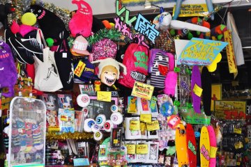 Looking at this you can get an idea of how long it will take you to work through a whole shop like this with crammed displays.