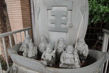 Treasure ship with seven gods