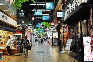 There were two main alleys running parallel to each other.