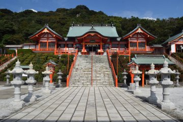 The shrine has all of the grandeur and none of the crowds