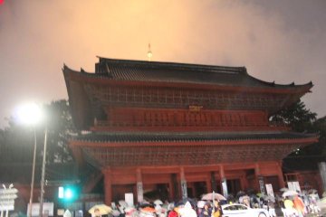 The gate of Zojoji Temple