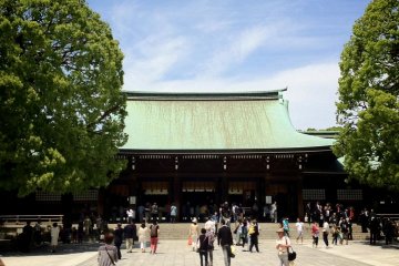 <p>Meiji Jingu main hall</p>