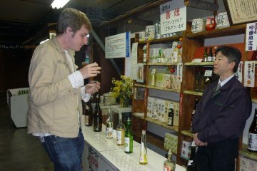 Enjoying a drink and a chat with the staff at Mano Alcohol Republic