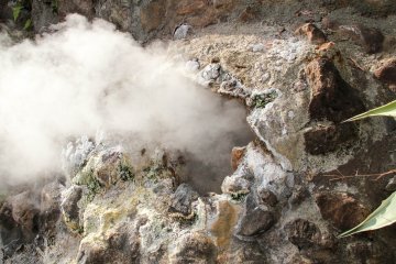 Vent under the statue blowing out steam at 100 degrees Celsius!