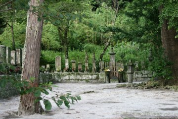 <p>tombs, Exile Cemetery</p>