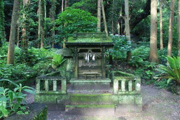 <p>Jusansha Shrine</p>