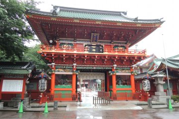 Rainy Day at Kanda Shrine
