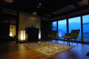 À l’intérieur d'une vieille maison 