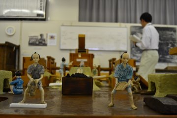 <p>&nbsp;Diorama that depicts&nbsp;iron manufacturing in Kuji in the&nbsp;Edo period (1605-1868).</p>