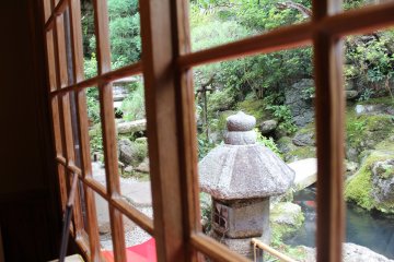 <p>Take a peek at the traditional garden from the window.</p>